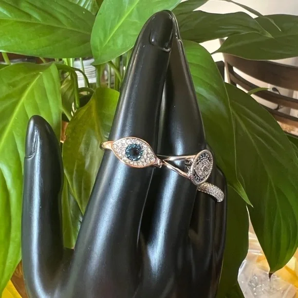 Gorgeous size 8 evil eye ring with swarovski elements - Picture 9 of 10